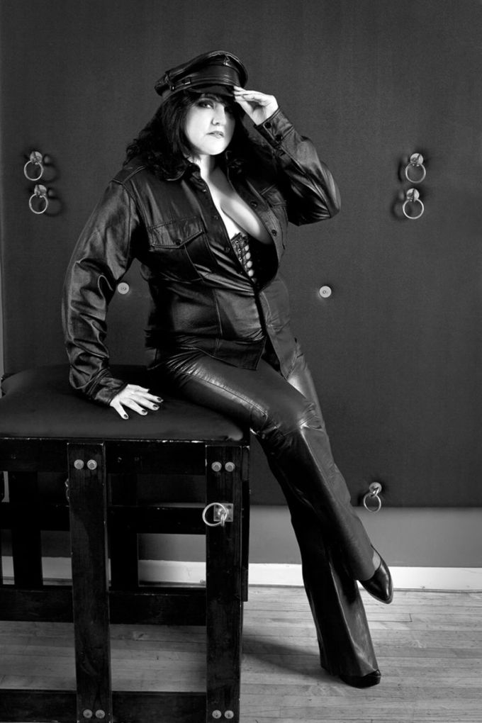 carina kuun add dommes in leather photo