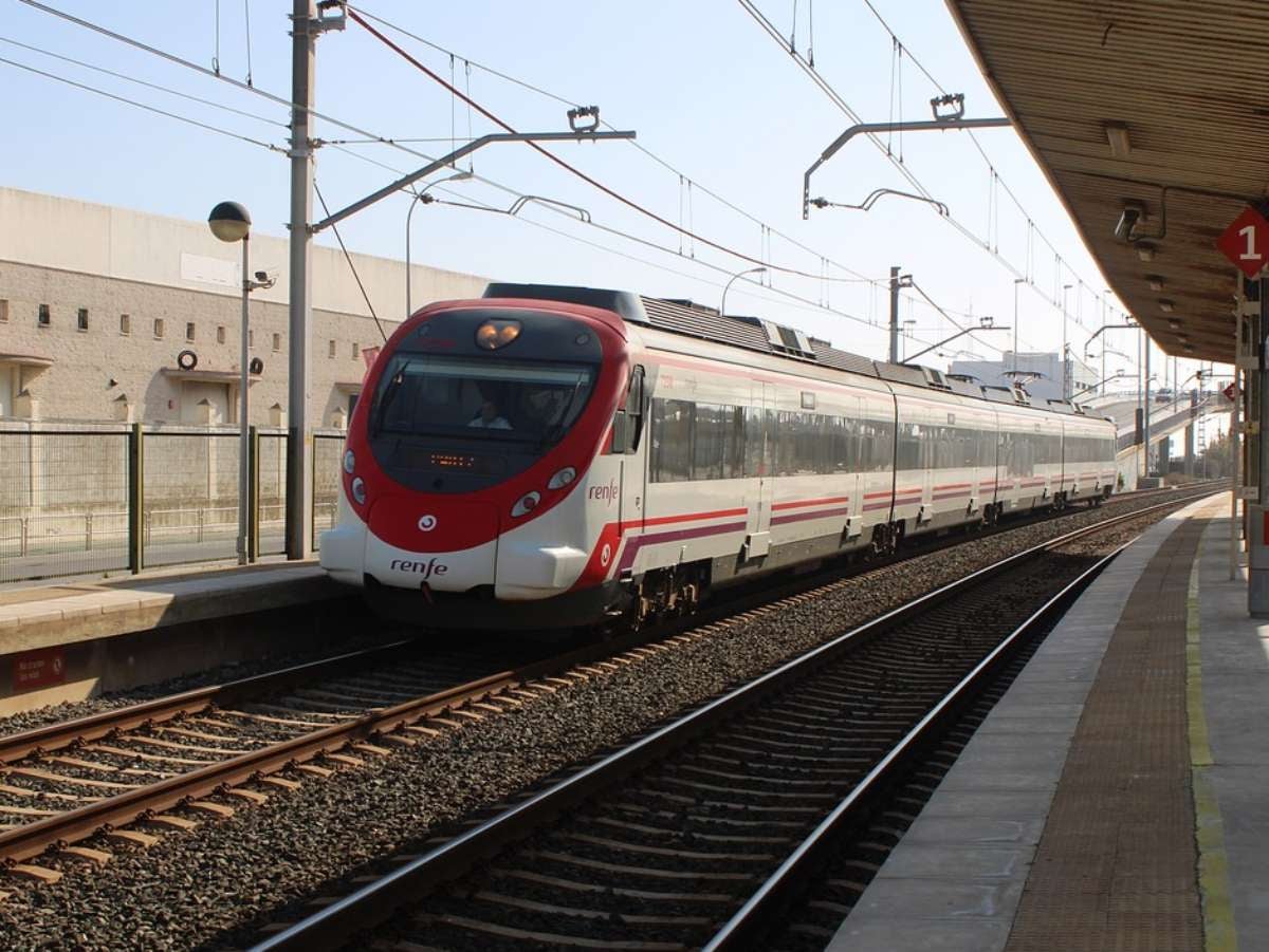 carlota rosales add pareja teniendo sexo en el tren photo