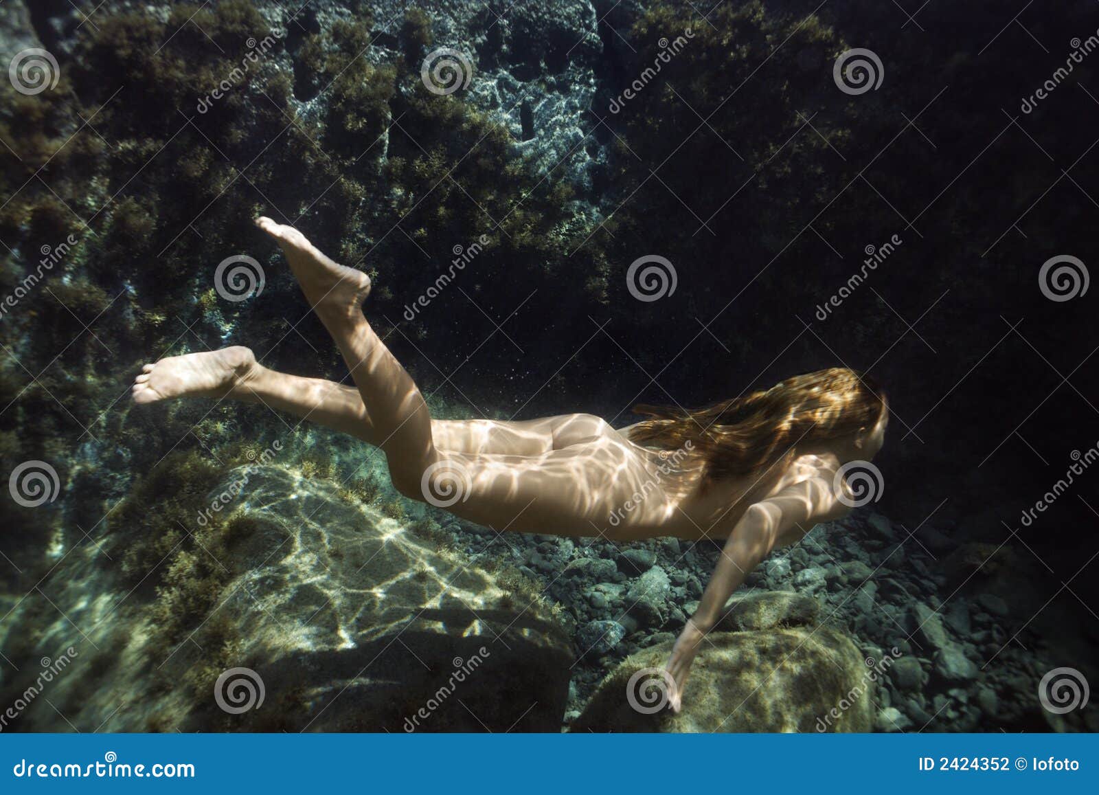 christine tomic add naked underwater image