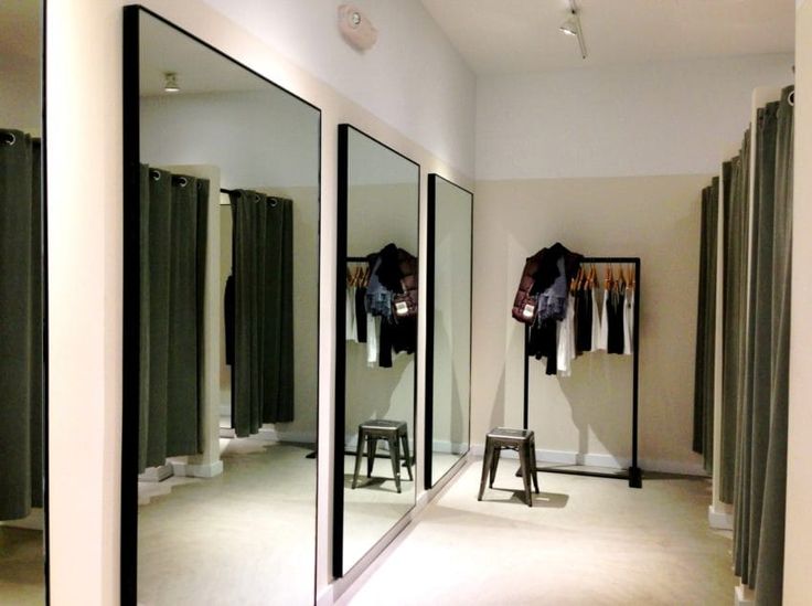 damon bradburn add hidden cam fitting room photo