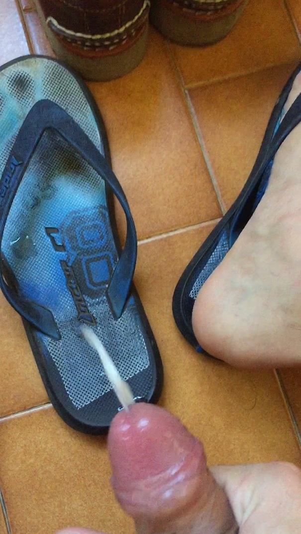 chris hadorn add cumming on sandals image