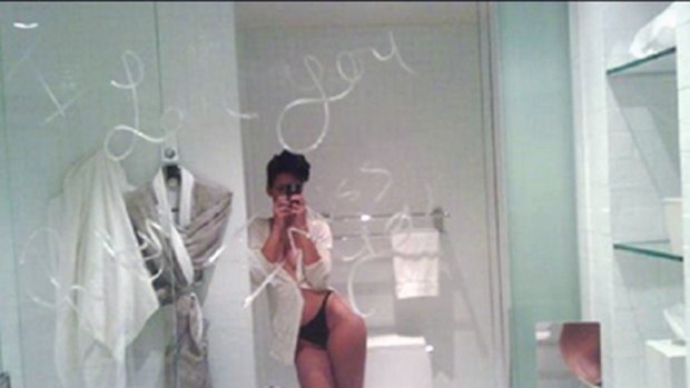 ashna jamal add rihanna naked leaked image