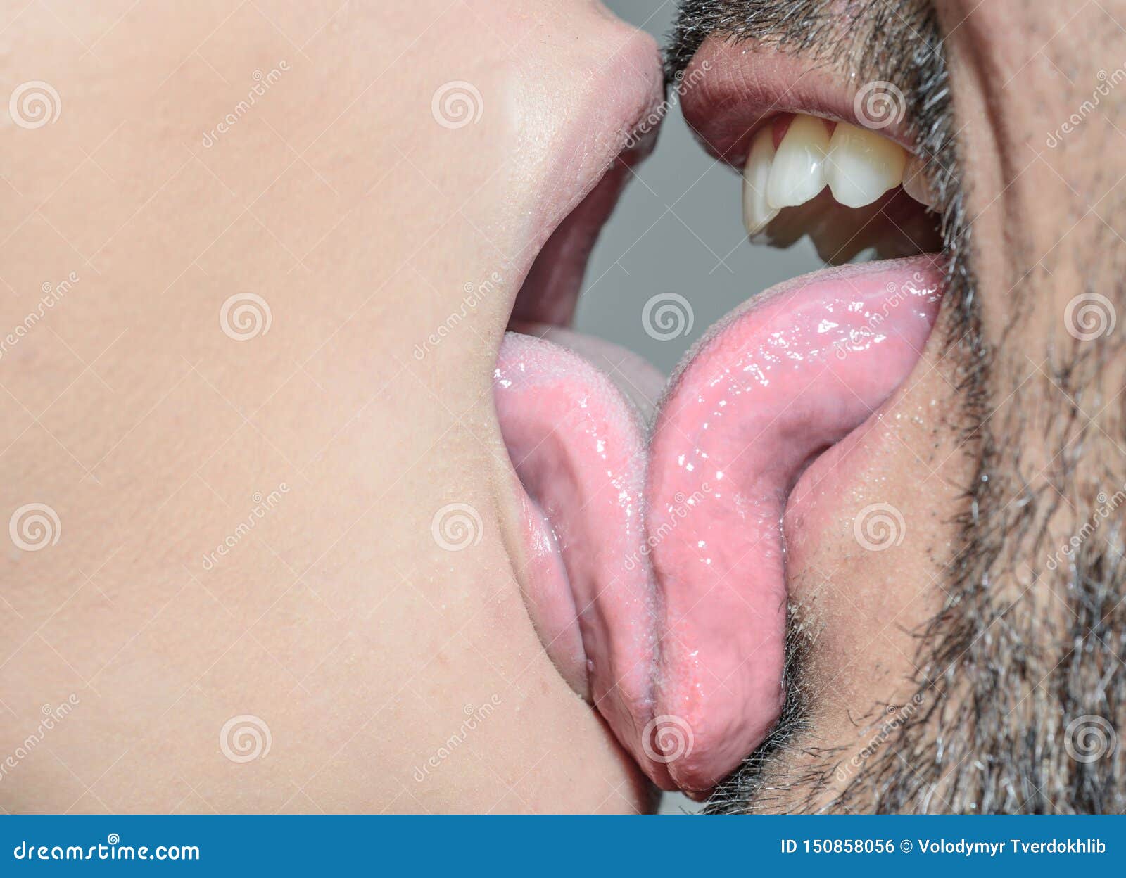 daniela biscaia add hottest tongue kissing photo