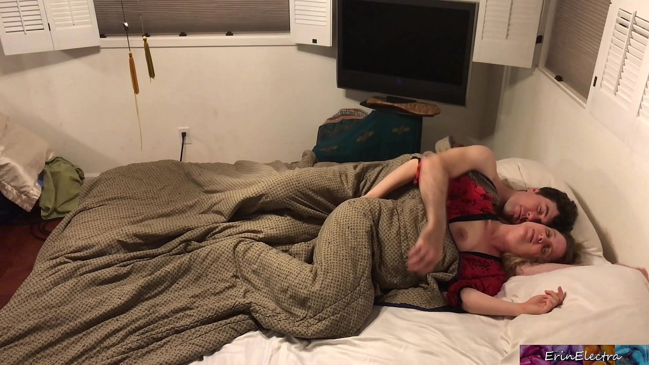 amanda ellen add stepmom bed porn photo